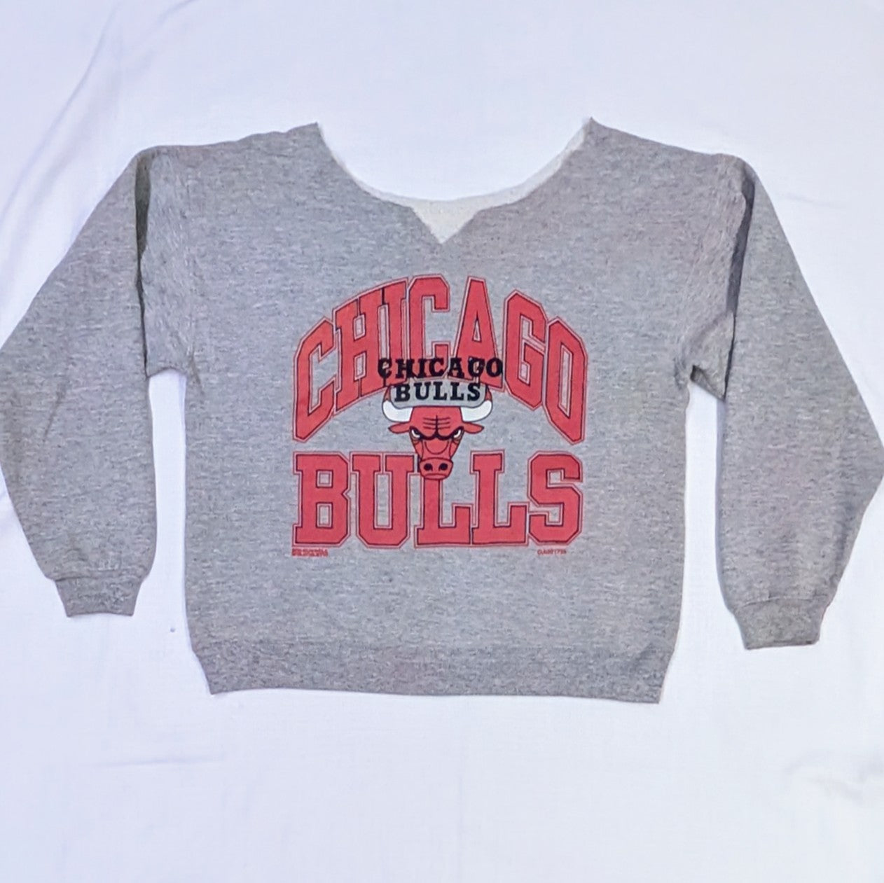 Bulls cutoff sweatshirt