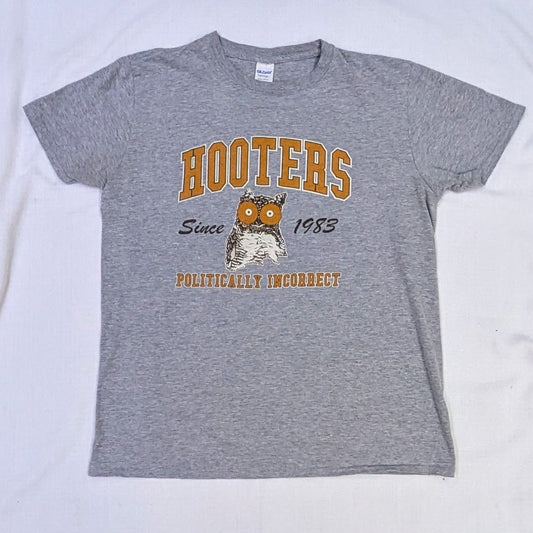 Hooters tee
